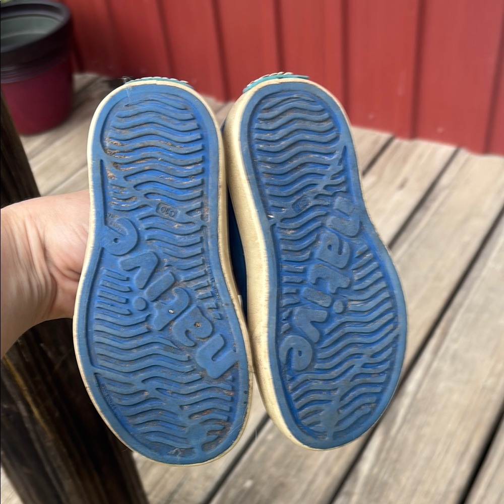 Native Shoes - Picture 2 of 4